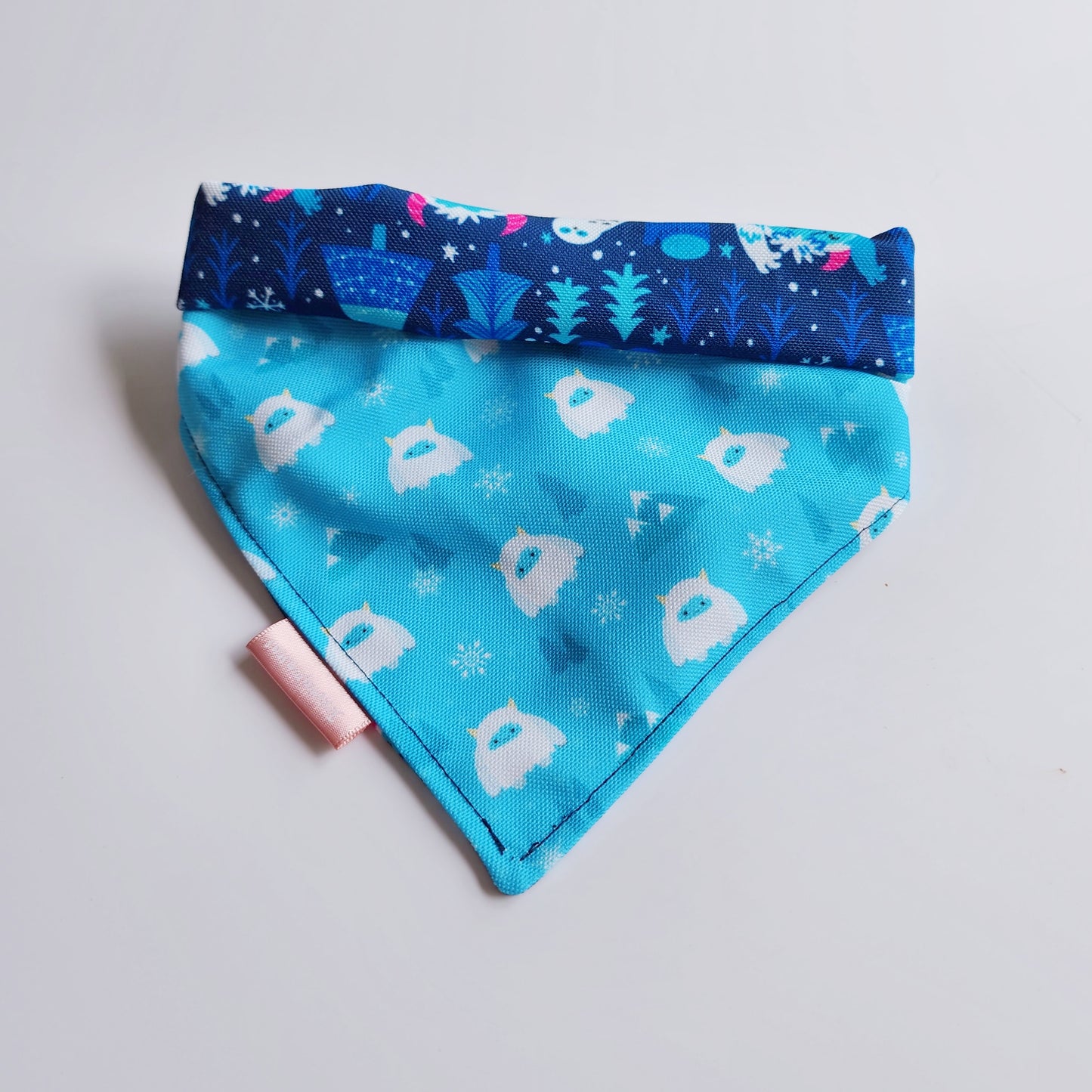 Snow Yeti Size M Reversible Bandana (foldover)